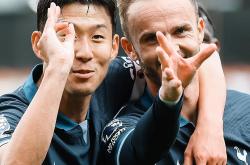 足球直播在线直播观看免费-罗马逆转瓦伦西亚，孙兴慜完成帽子戏法的简单介绍