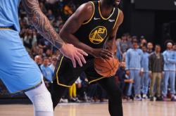 足球直播平台-勇士完胜灰熊，赵继伟点燃赛场