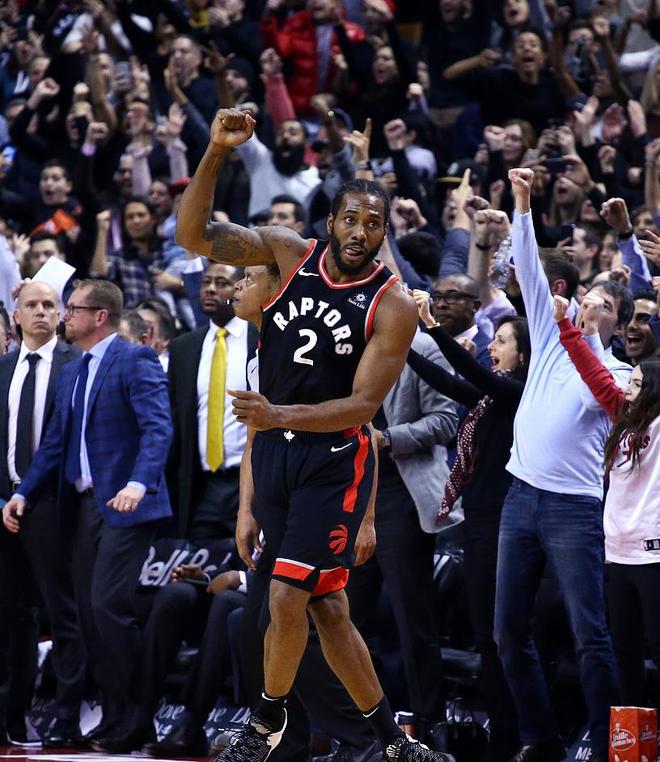 山东队力克篮网，伦纳德扛起全队